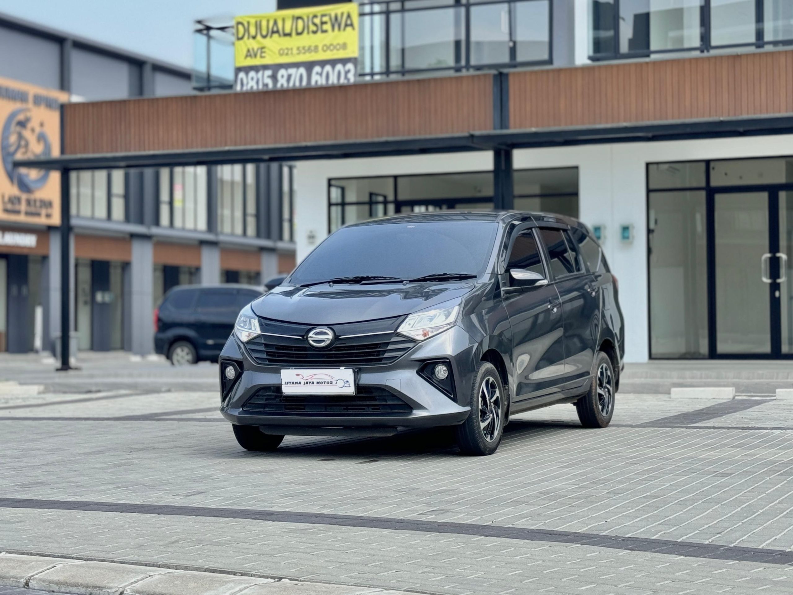 Daihatsu Sigra 1.2 R AT. Abu - Gambar 3