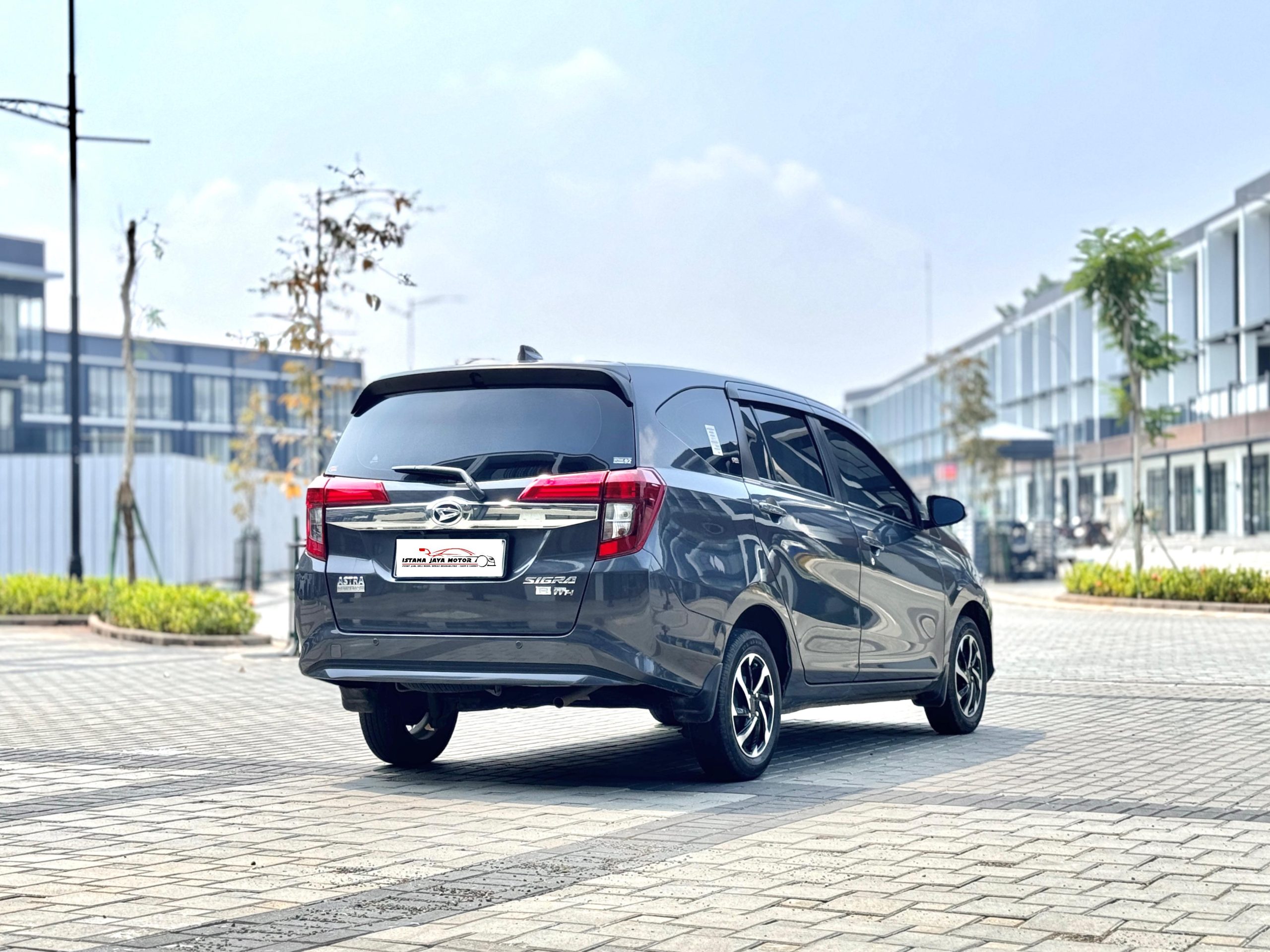 Daihatsu Sigra 1.2 R AT. Abu - Gambar 5