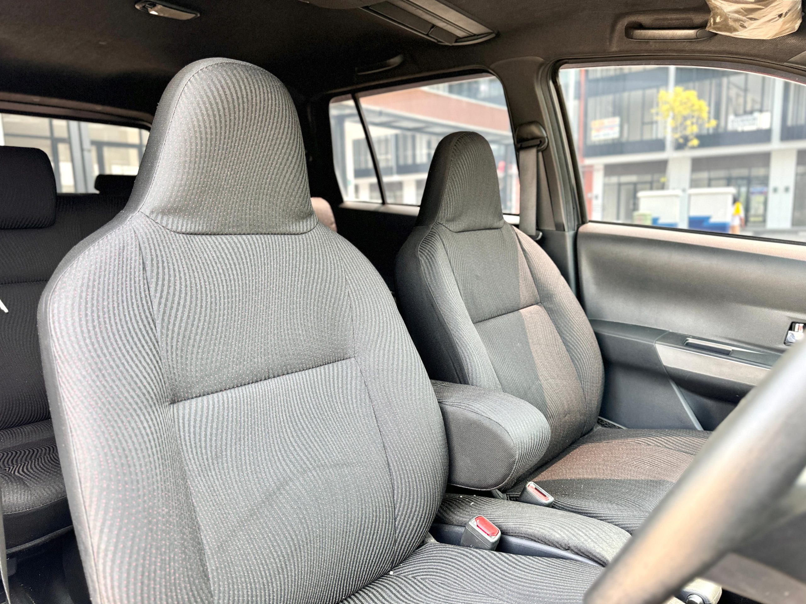 Daihatsu Sigra 1.2 R AT. Abu - Gambar 10