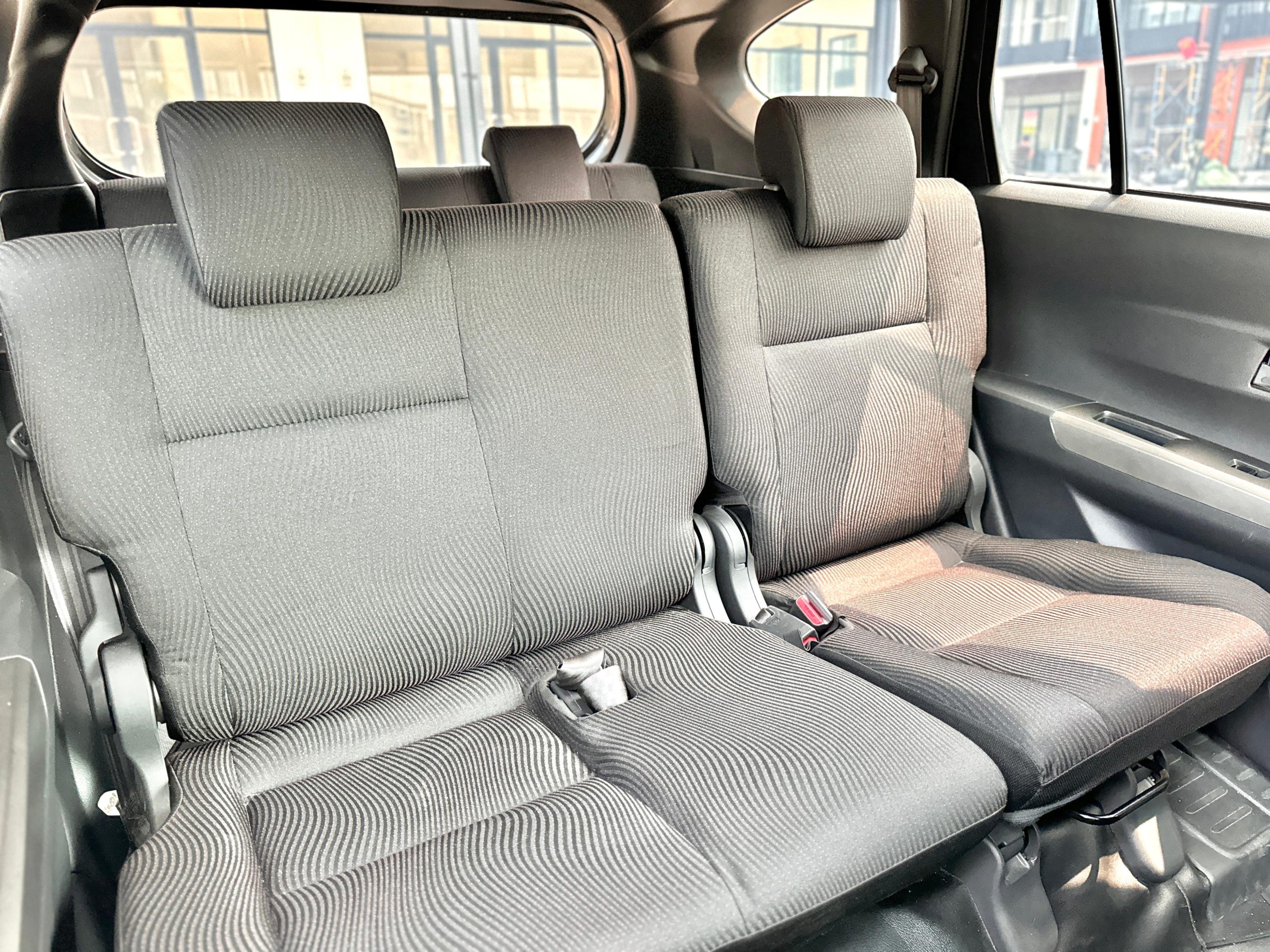 Daihatsu Sigra 1.2 R AT. Abu - Gambar 13