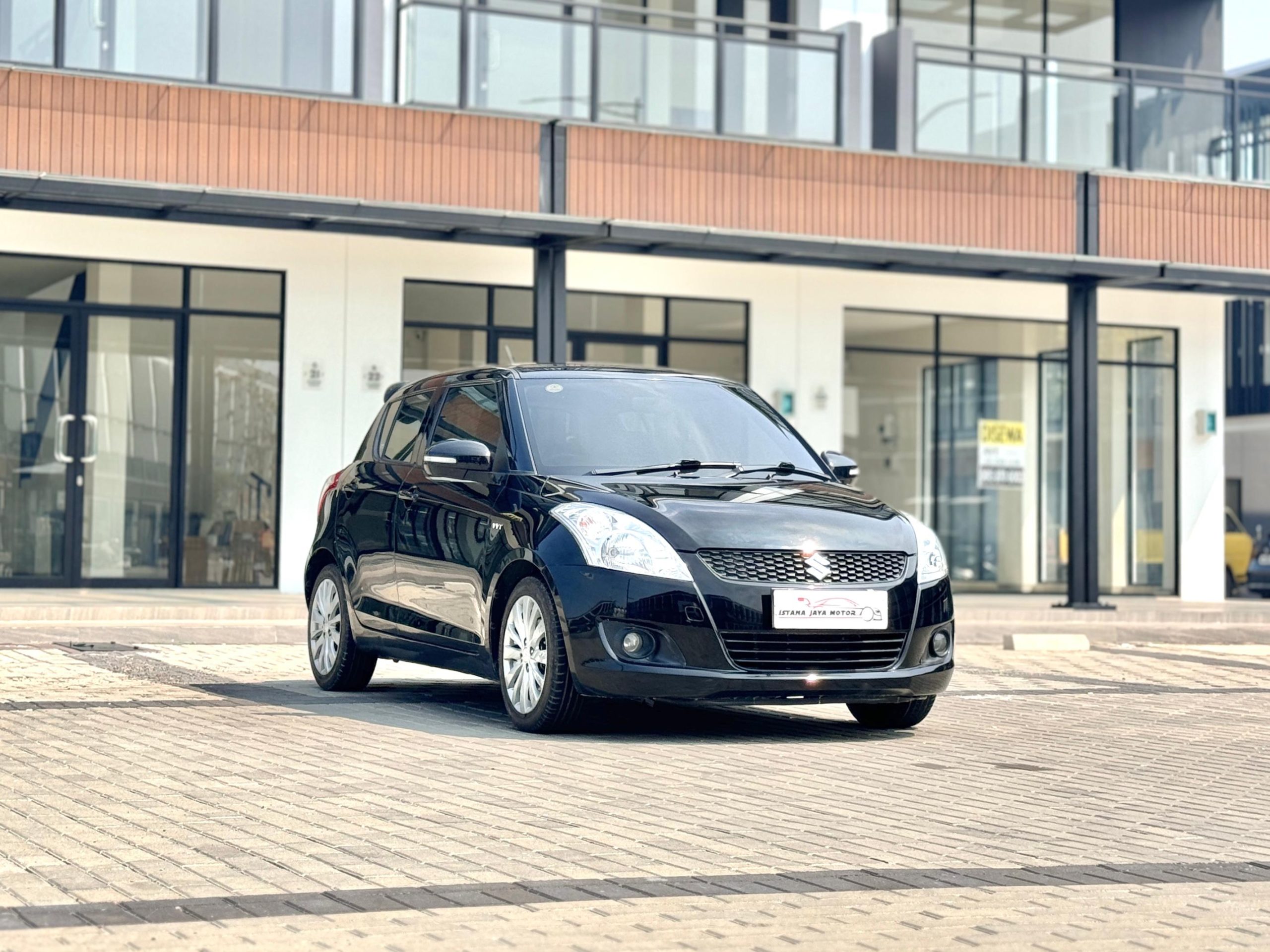 Suzuki Swift GX MT. Hitam - Gambar 3