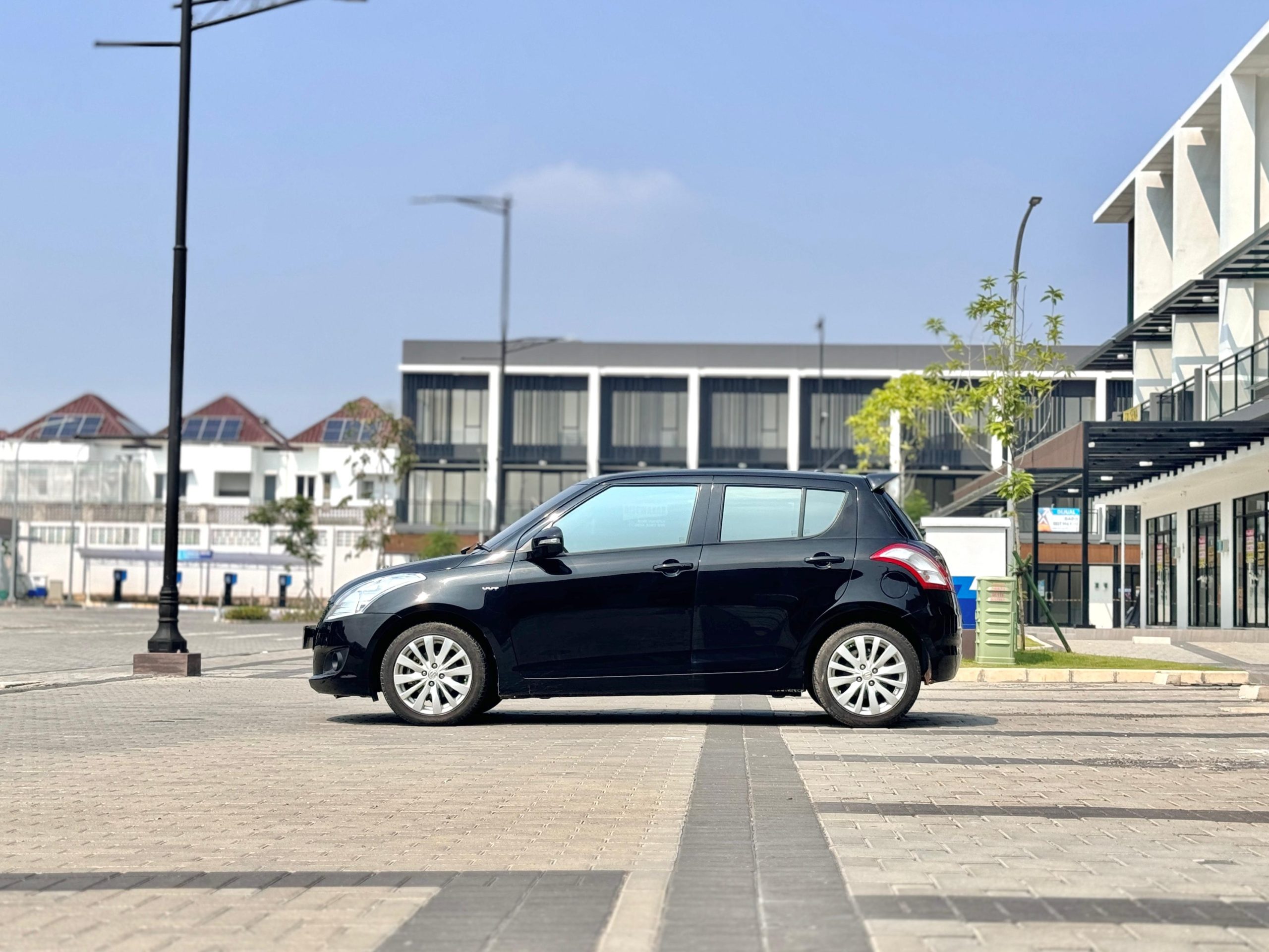 Suzuki Swift GX MT. Hitam - Gambar 7