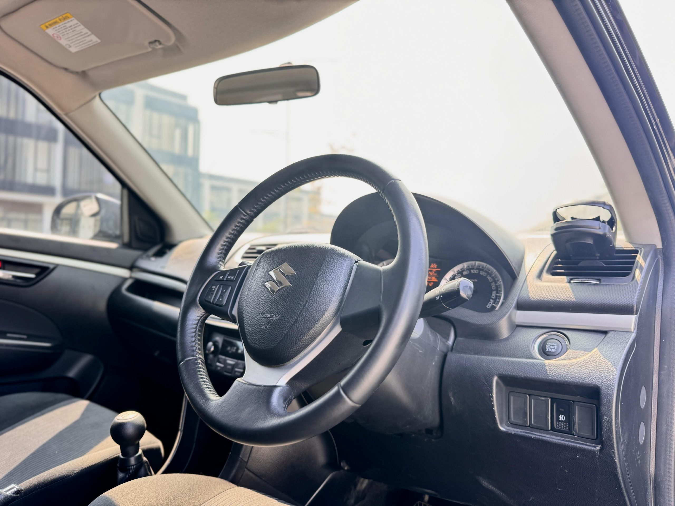 Suzuki Swift GX MT. Hitam - Gambar 10