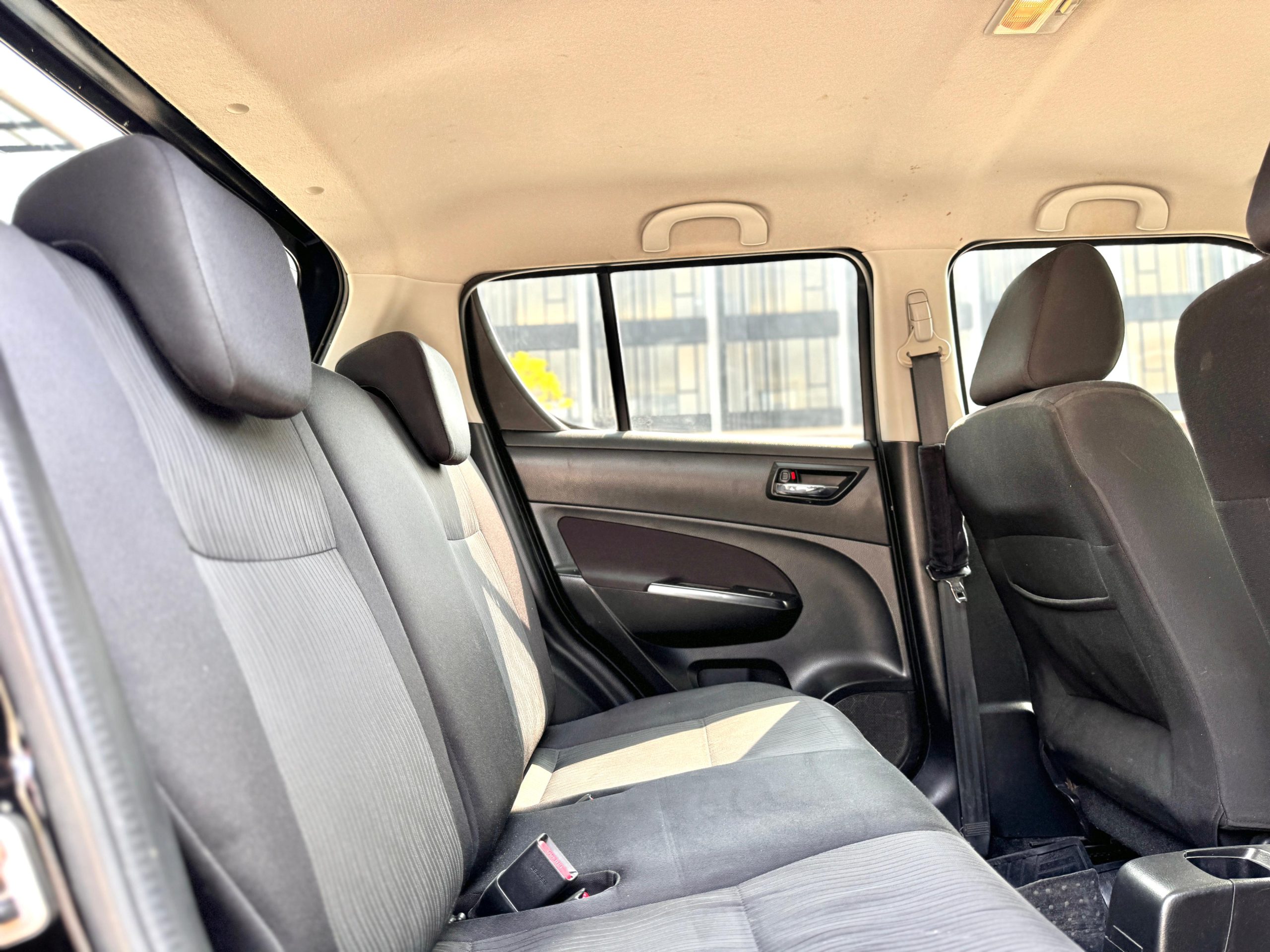 Suzuki Swift GX MT. Hitam - Gambar 13