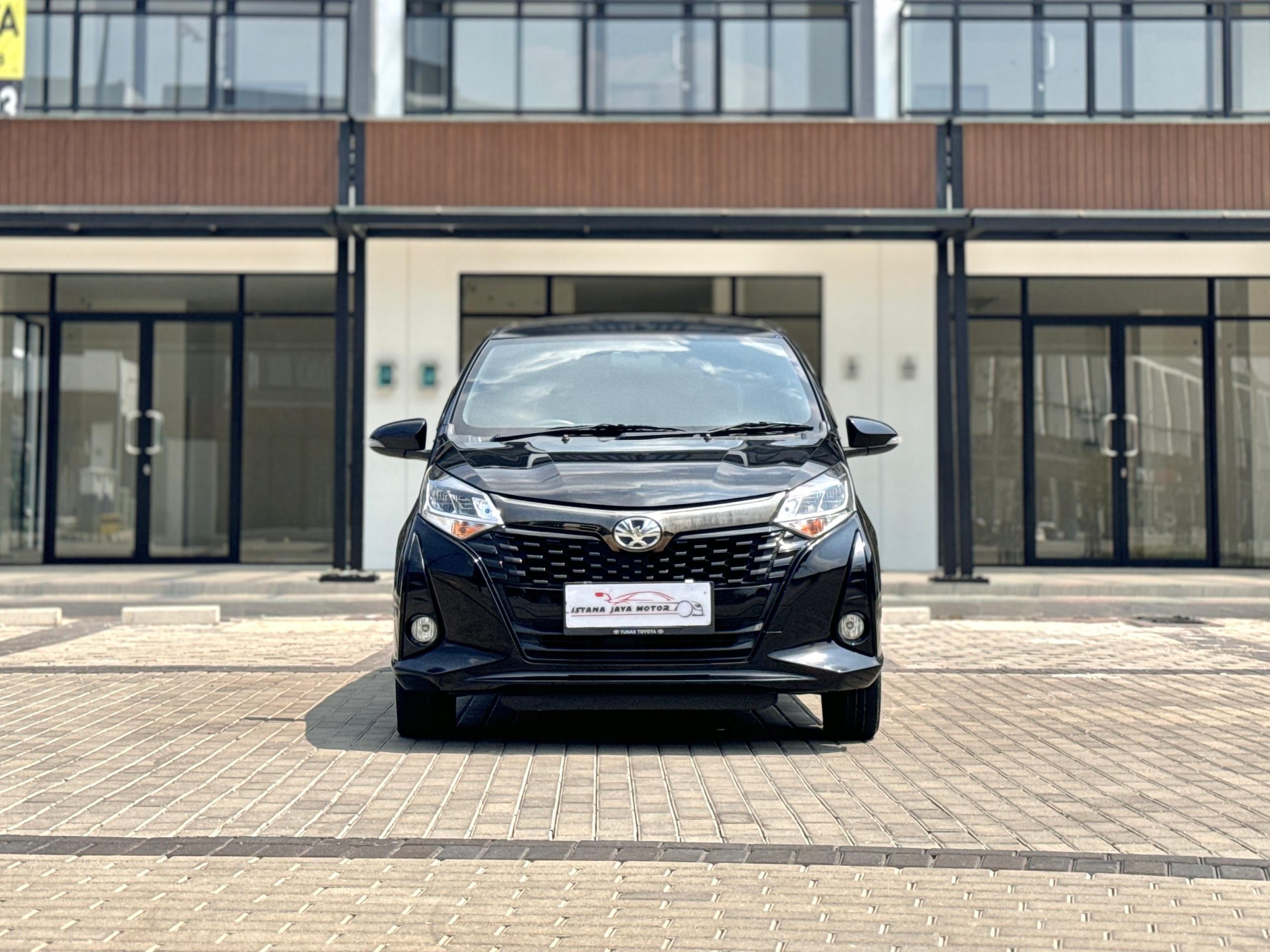 Toyota Calya G AT. Hitam