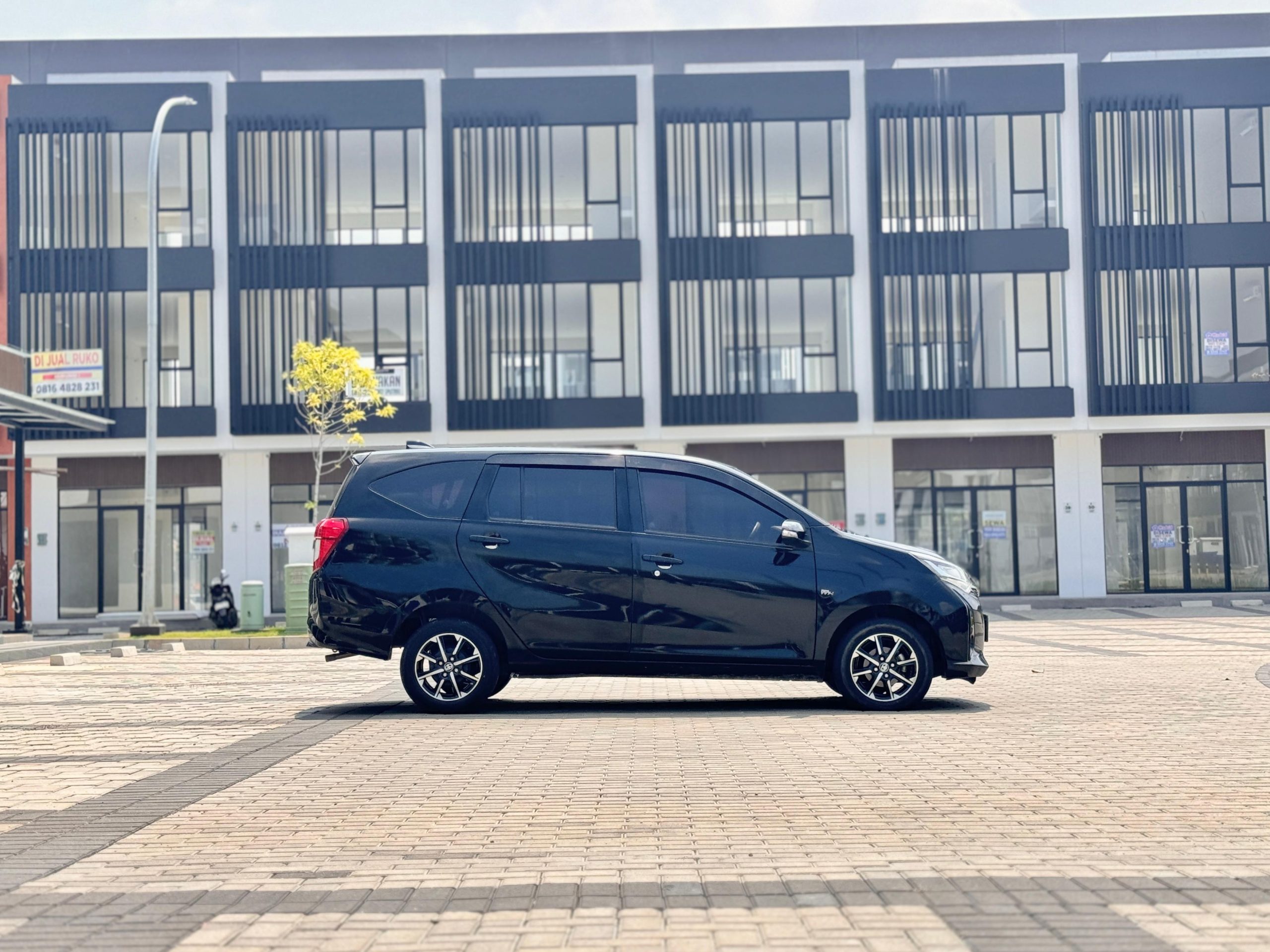 Toyota Calya G AT. Hitam - Gambar 6