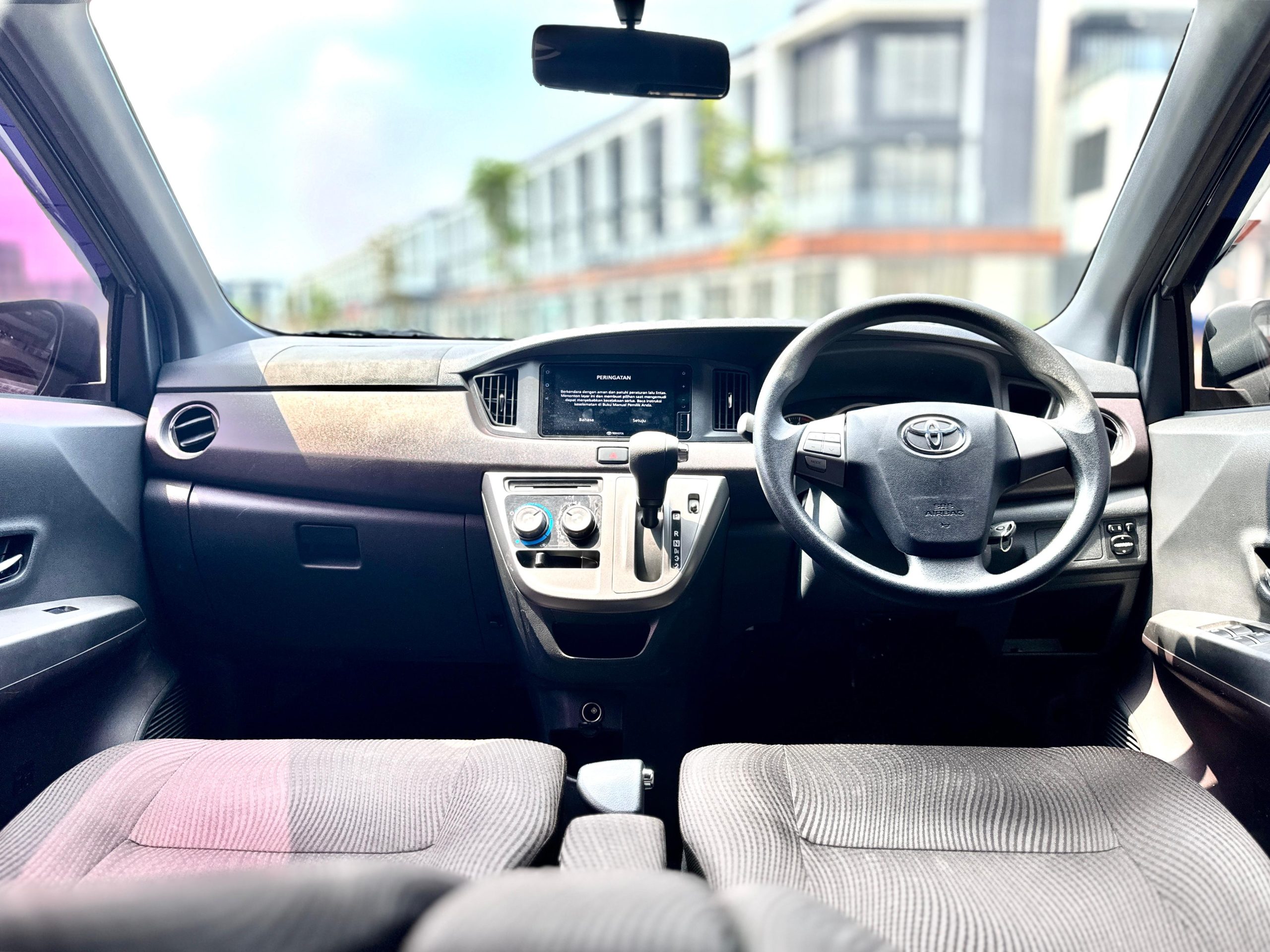 Toyota Calya G AT. Hitam - Gambar 9