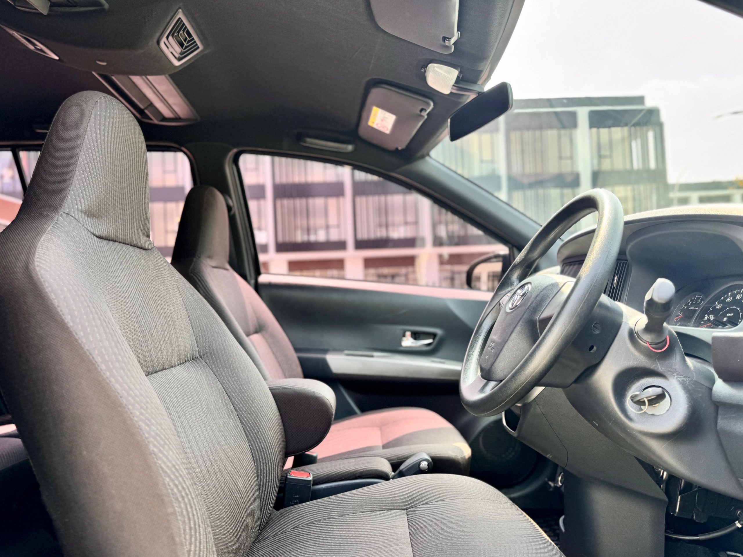 Toyota Calya G AT. Hitam - Gambar 10