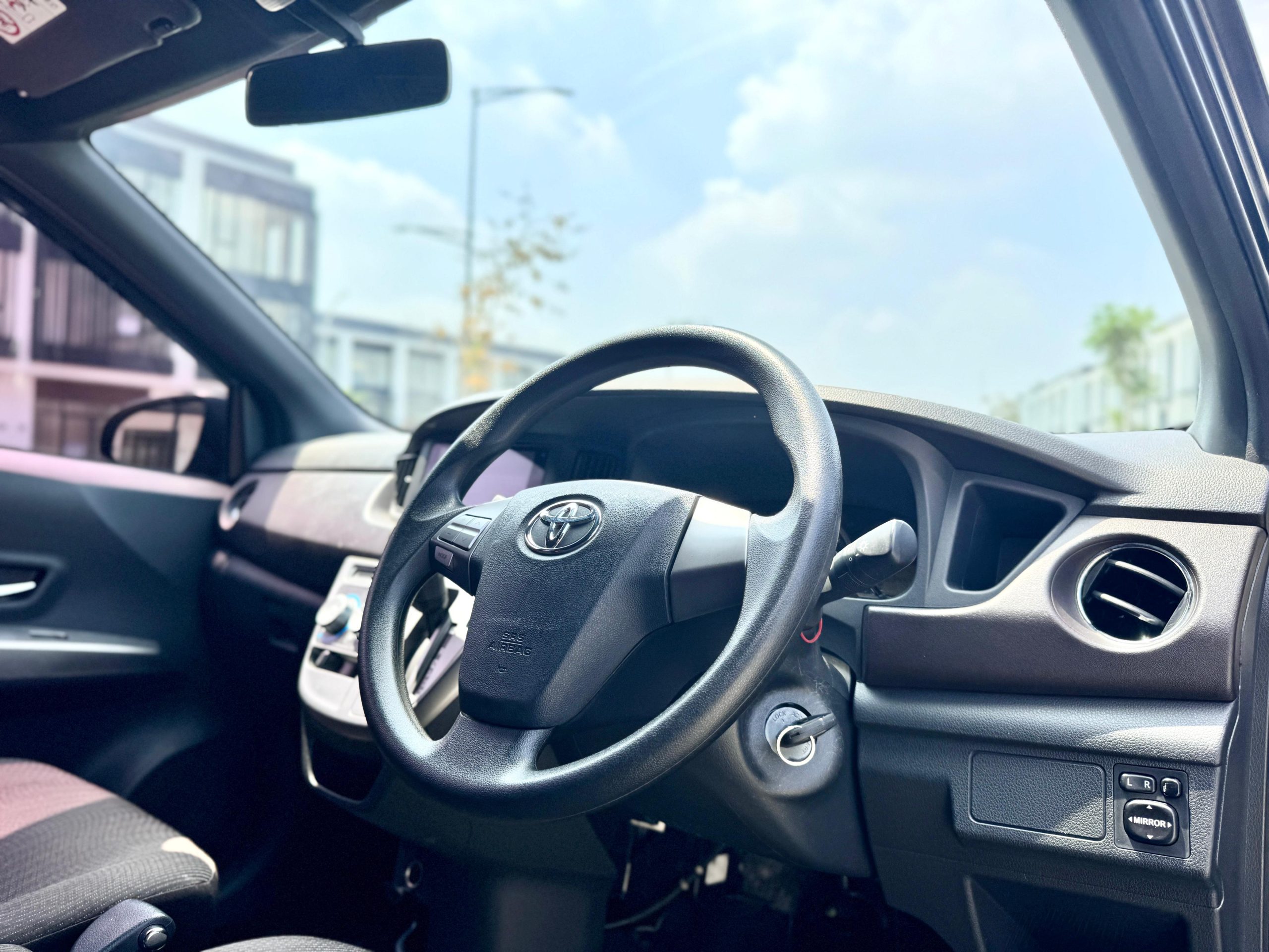 Toyota Calya G AT. Hitam - Gambar 11