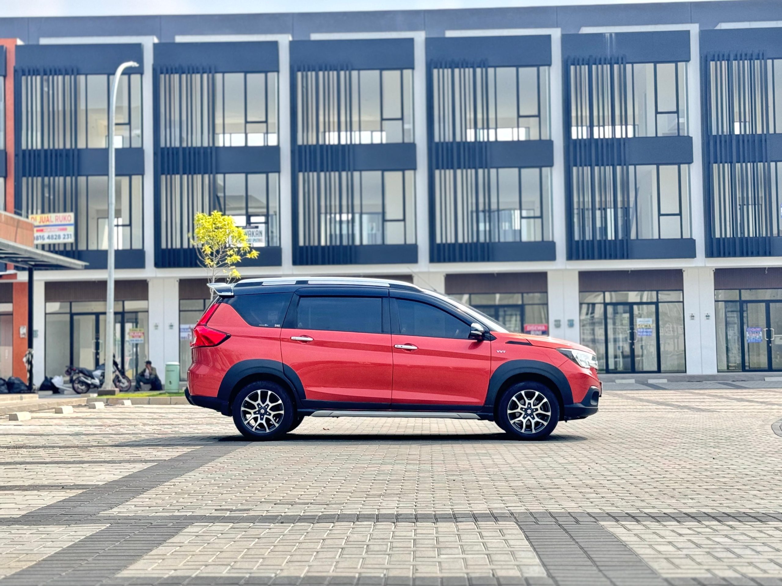 Suzuki XL7 Alpha AT. Orange - Gambar 4