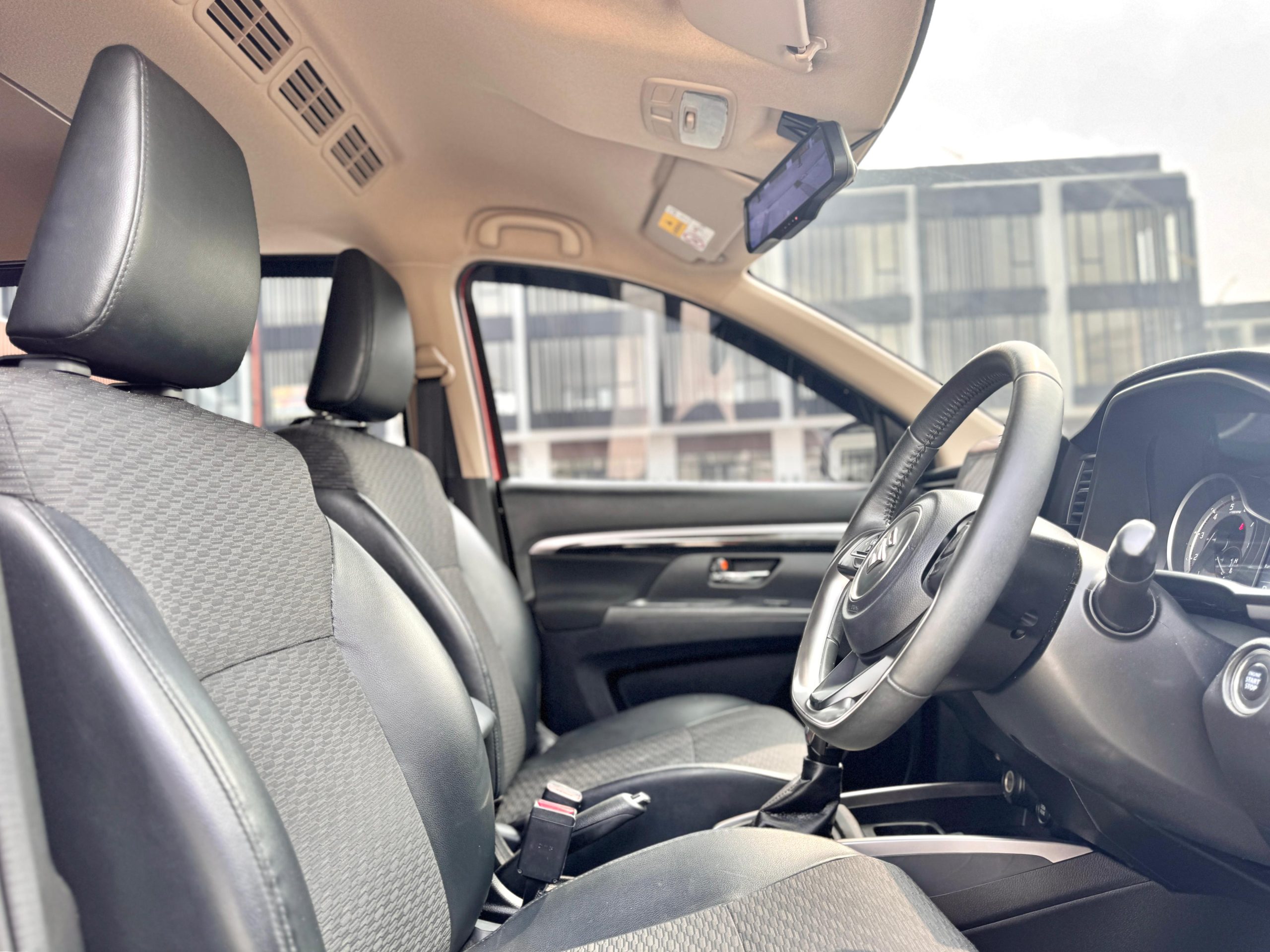 Suzuki XL7 Alpha AT. Orange - Gambar 11