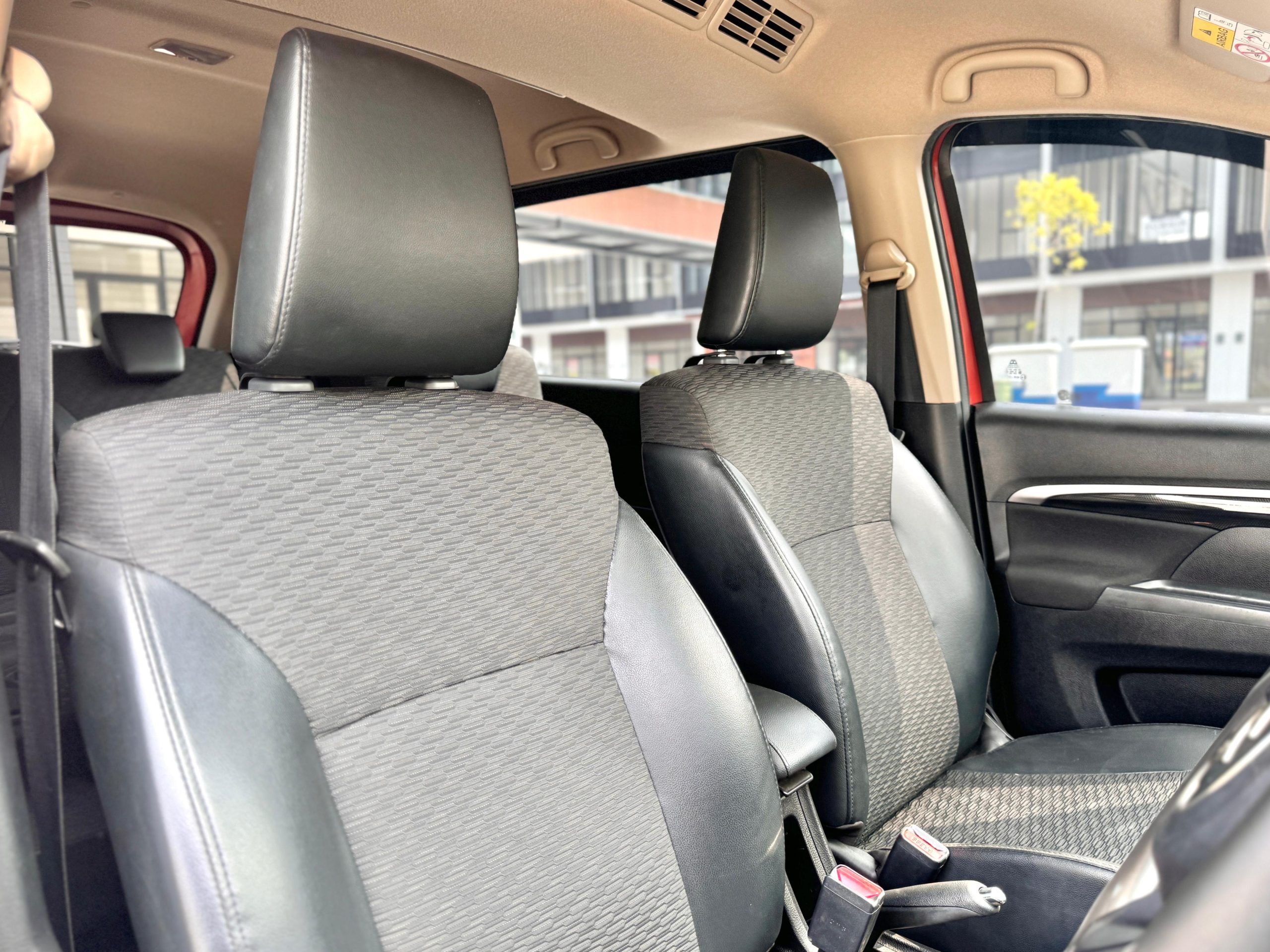 Suzuki XL7 Alpha AT. Orange - Gambar 12