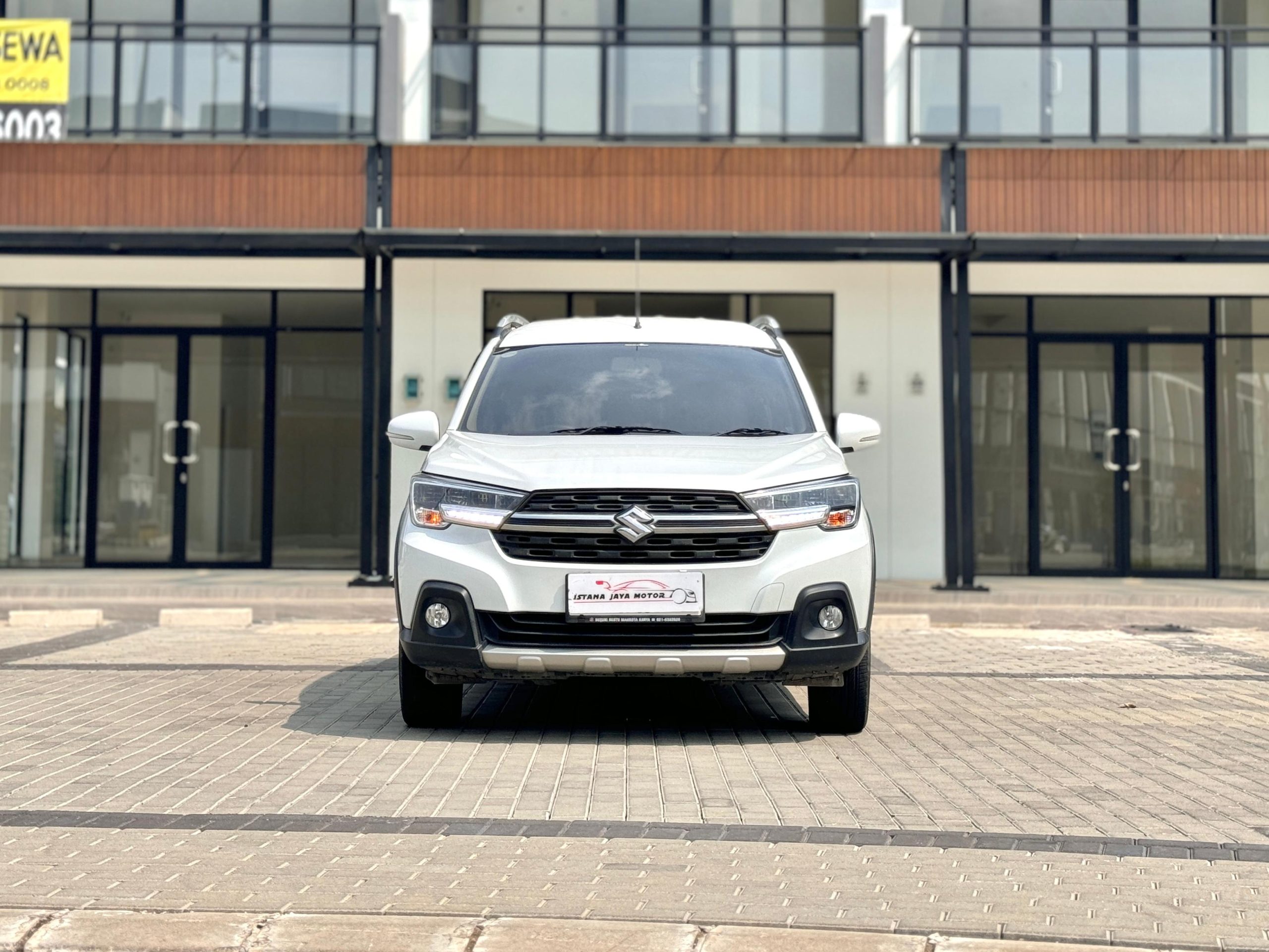 Suzuki XL7 Beta AT. Putih