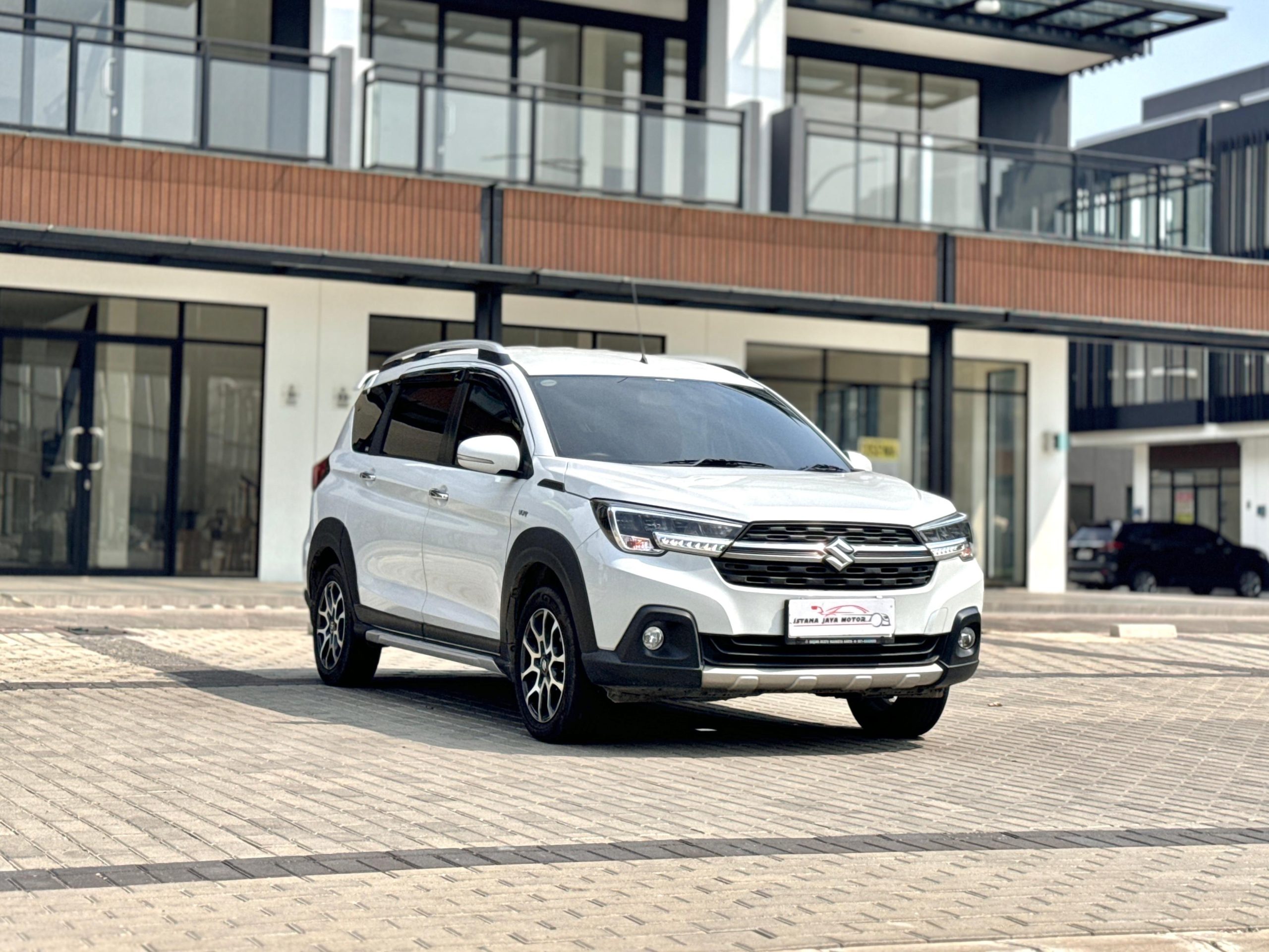 Suzuki XL7 Beta AT. Putih - Gambar 2