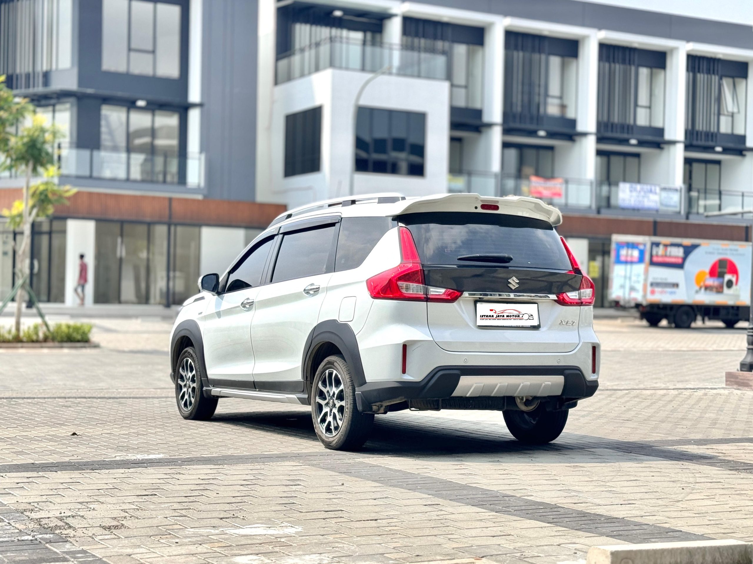 Suzuki XL7 Beta AT. Putih - Gambar 7