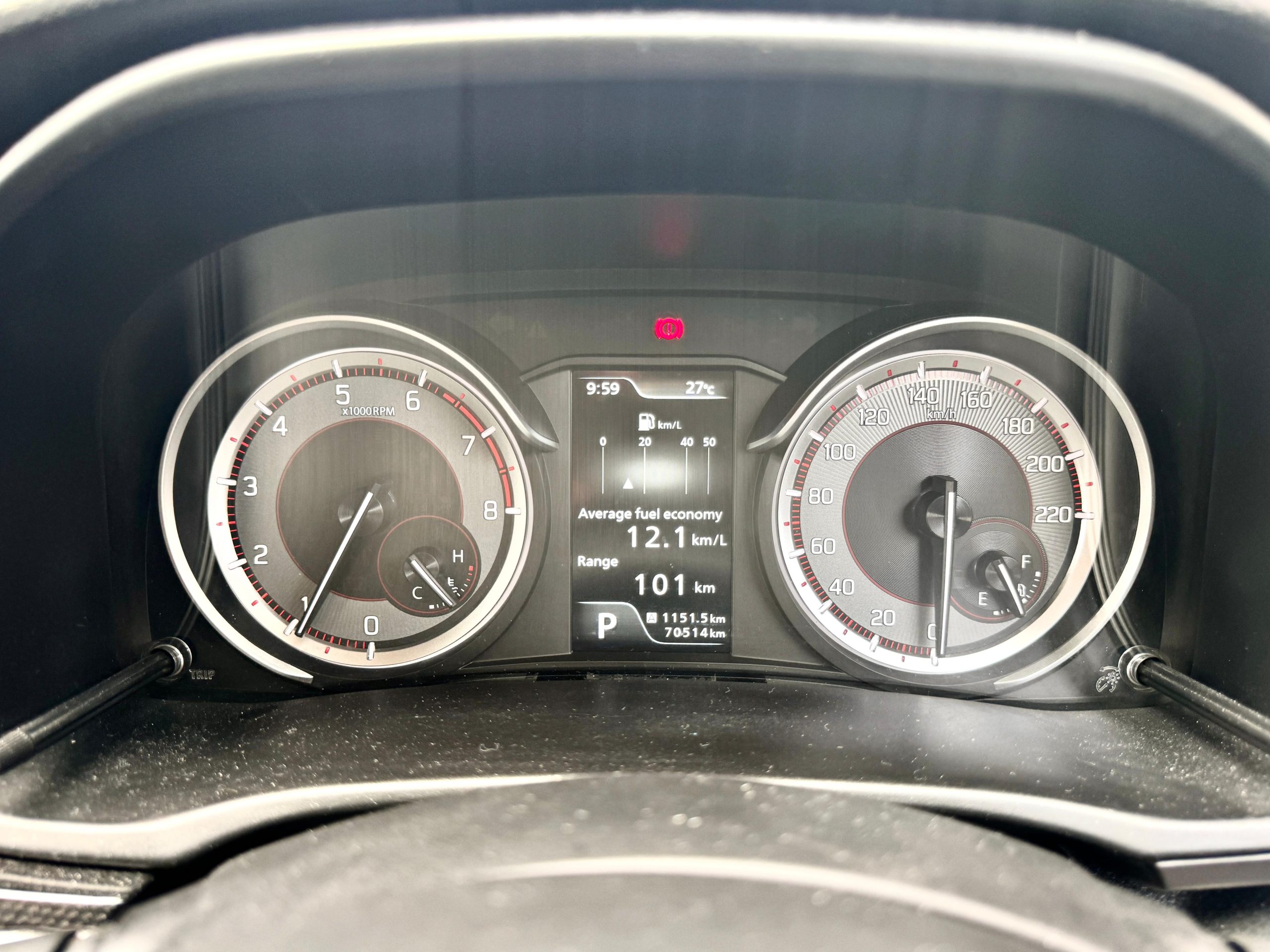 Suzuki XL7 Beta AT. Putih - Gambar 8