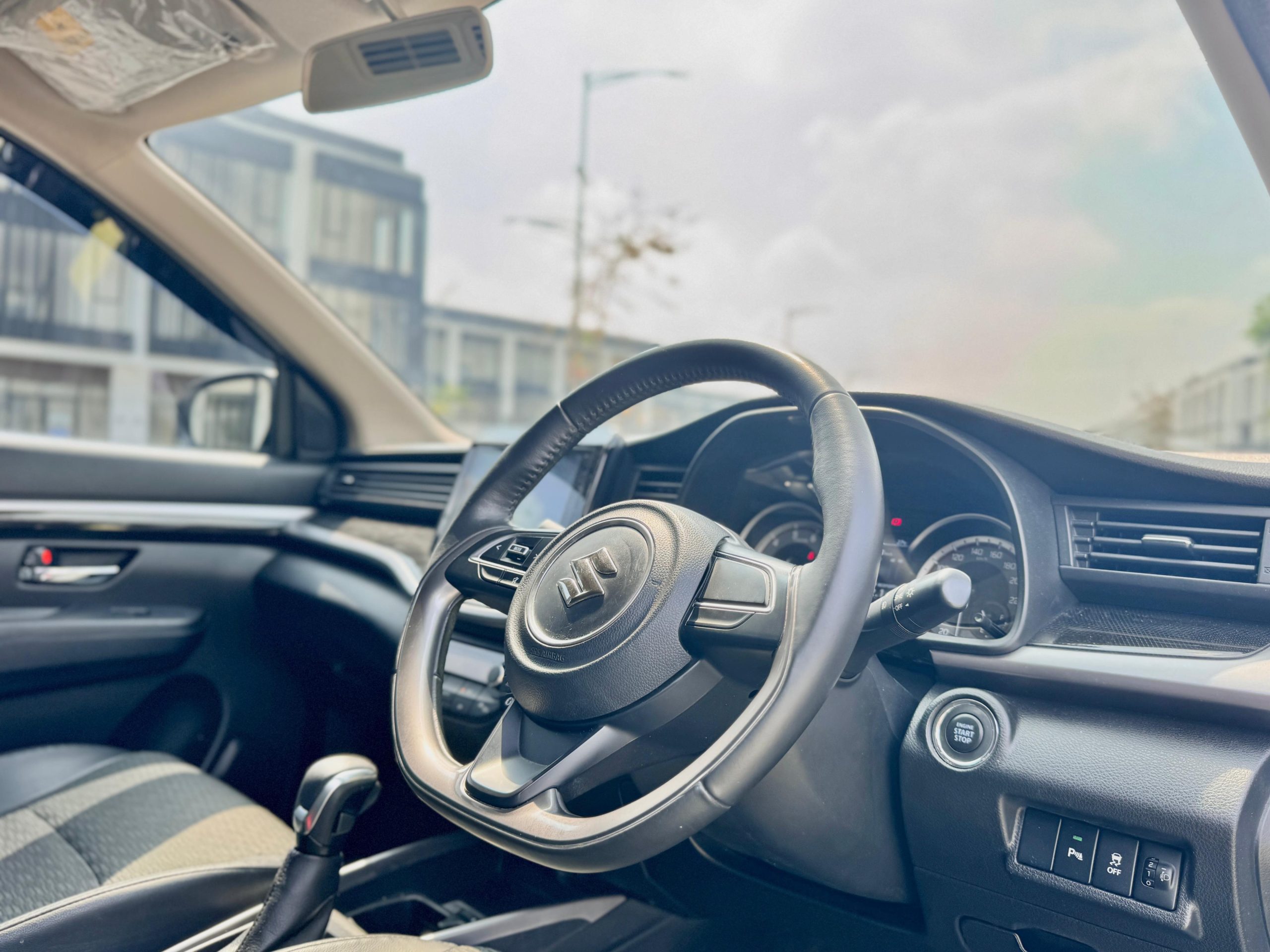 Suzuki XL7 Beta AT. Putih - Gambar 12