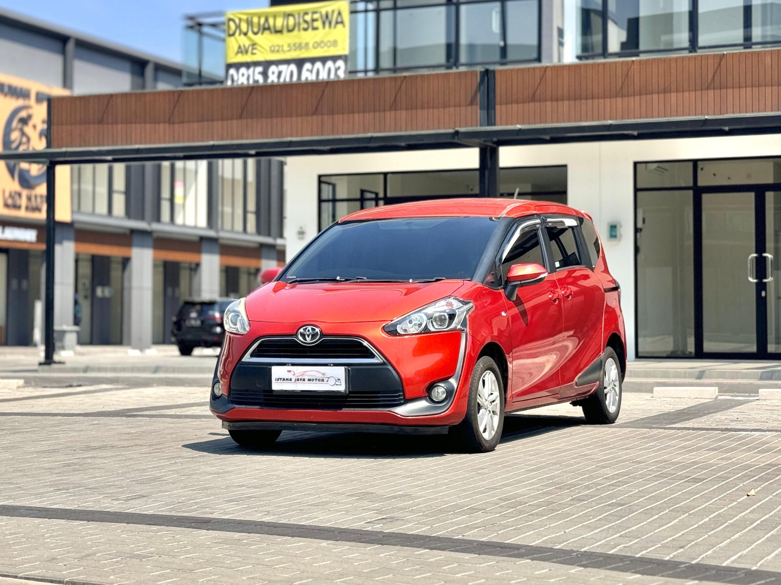 Toyota Sienta G AT. Orange - Gambar 4