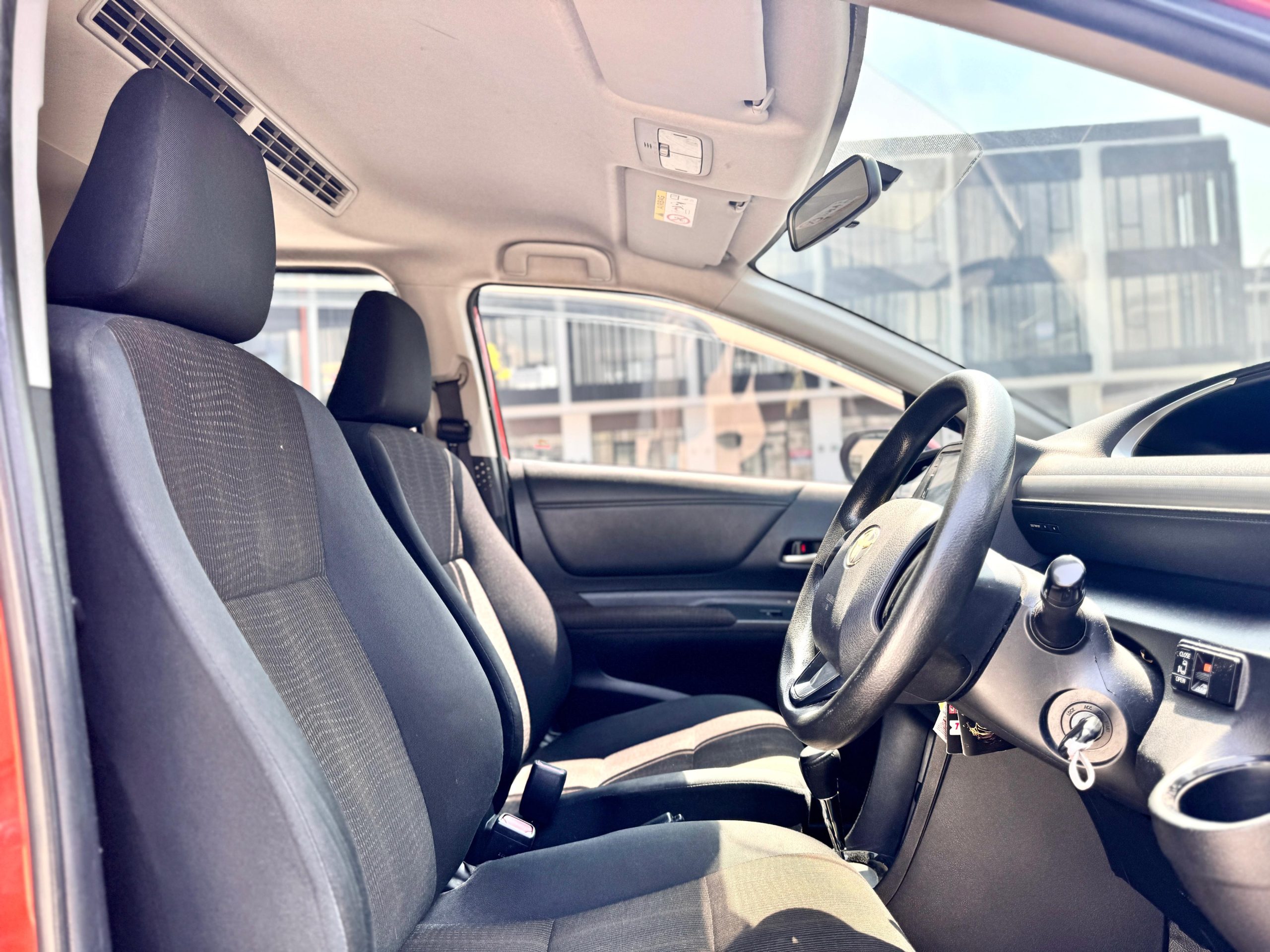 Toyota Sienta G AT. Orange - Gambar 10