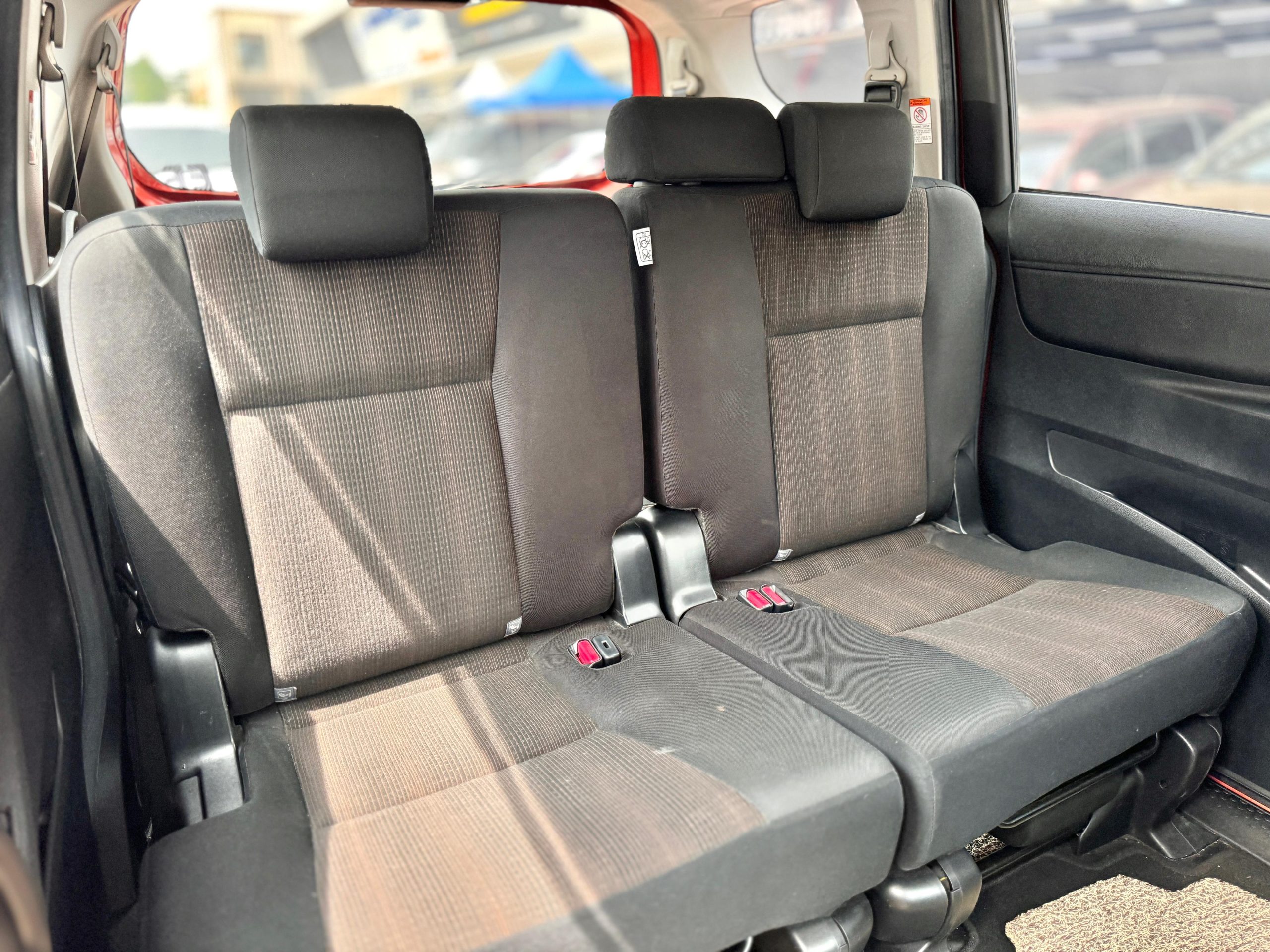 Toyota Sienta G AT. Orange - Gambar 13