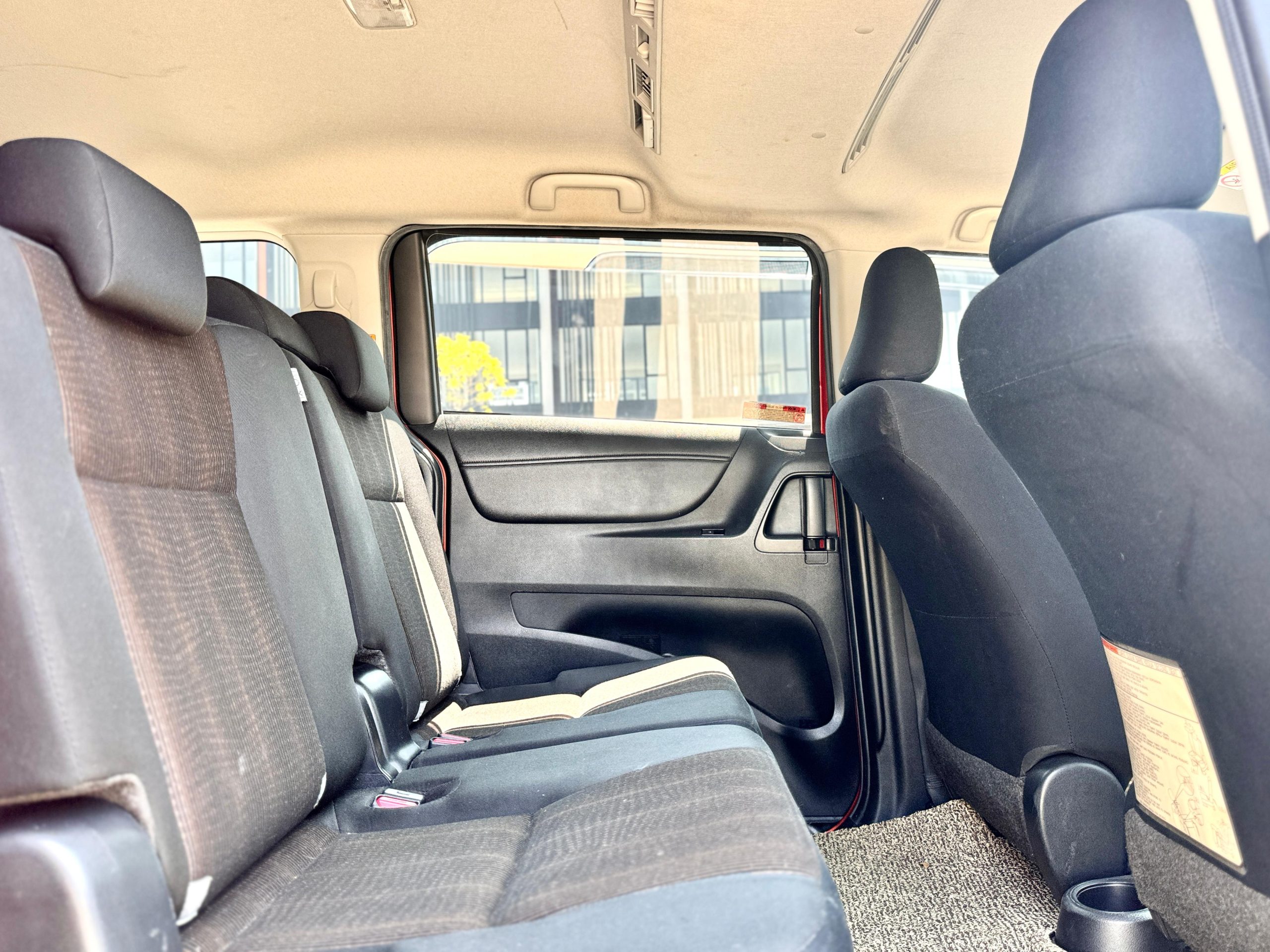 Toyota Sienta G AT. Orange - Gambar 14