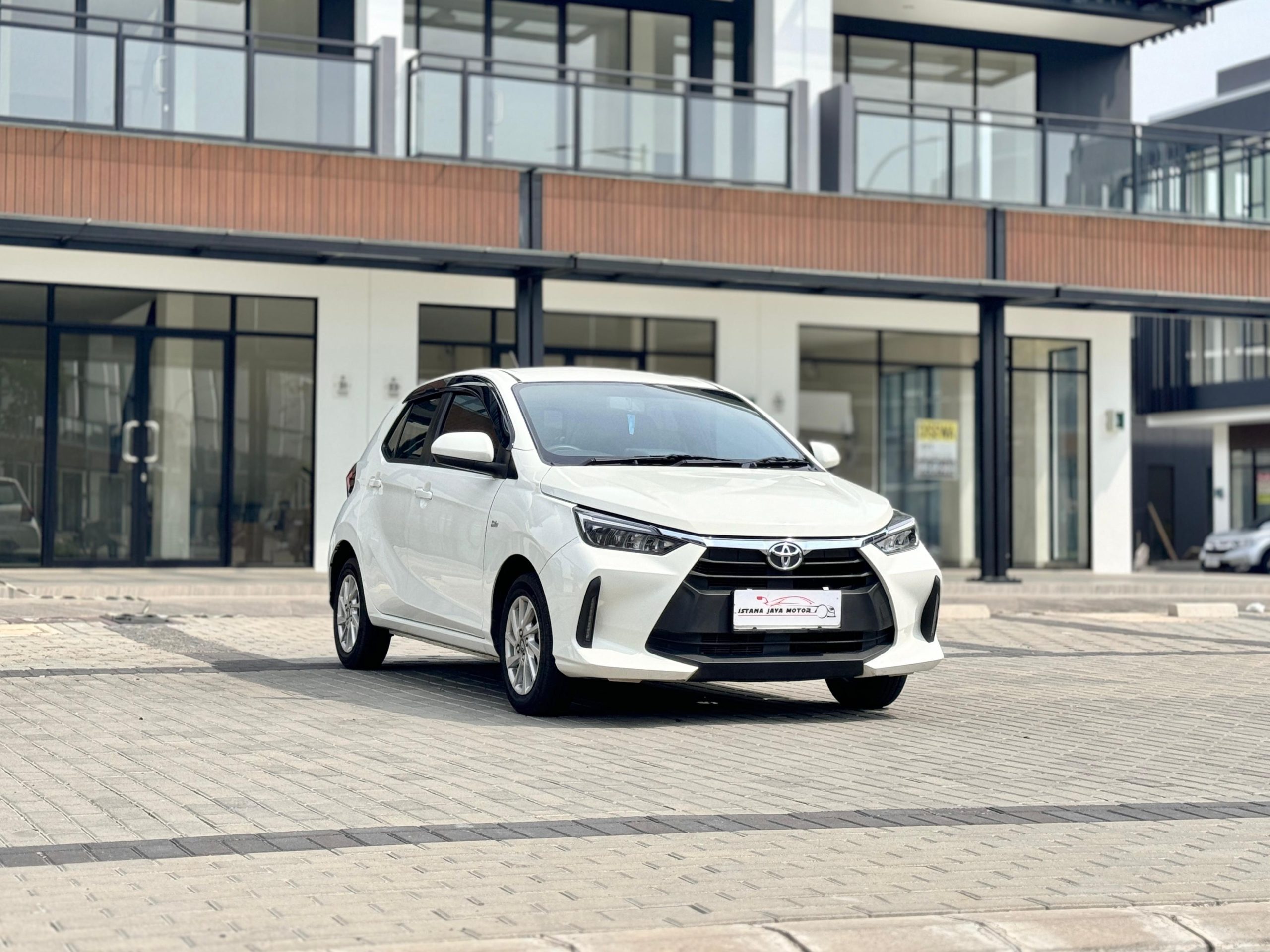 Toyota Agya G CVT. Putih - Gambar 2