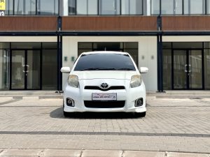 Toyota Yaris S Limited AT. Putih
