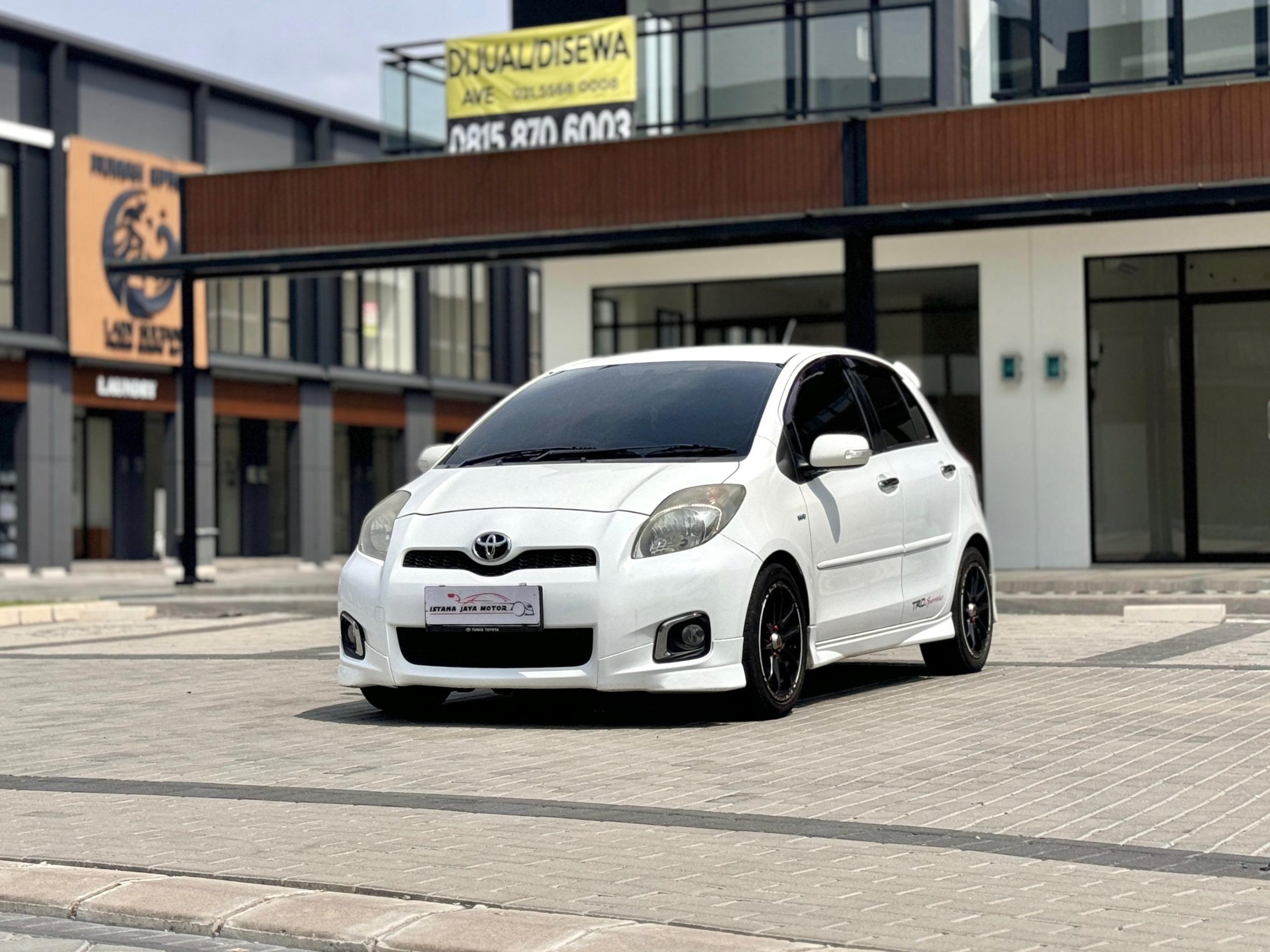 Toyota Yaris S Limited AT. Putih - Gambar 2