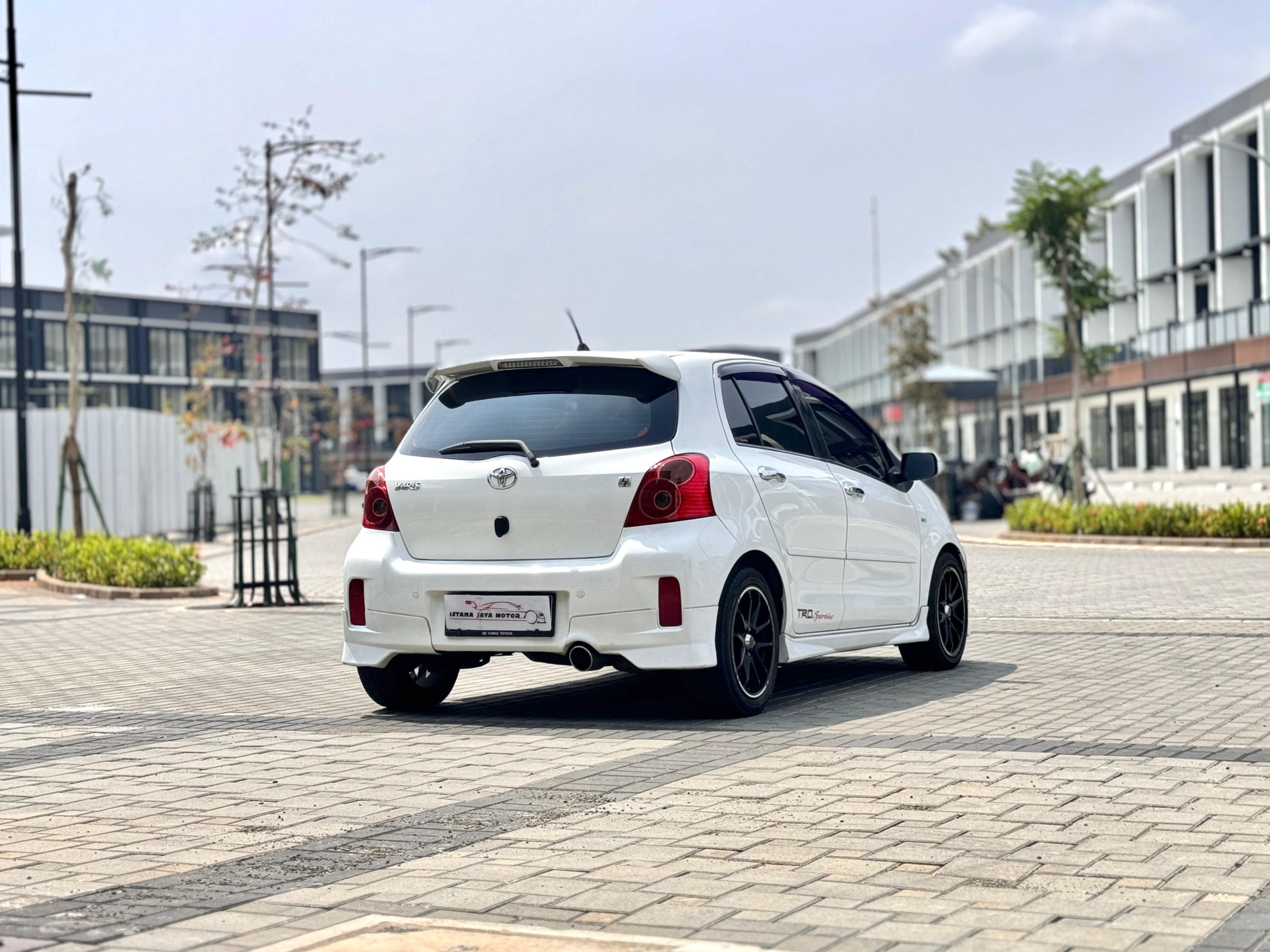 Toyota Yaris S Limited AT. Putih - Gambar 5