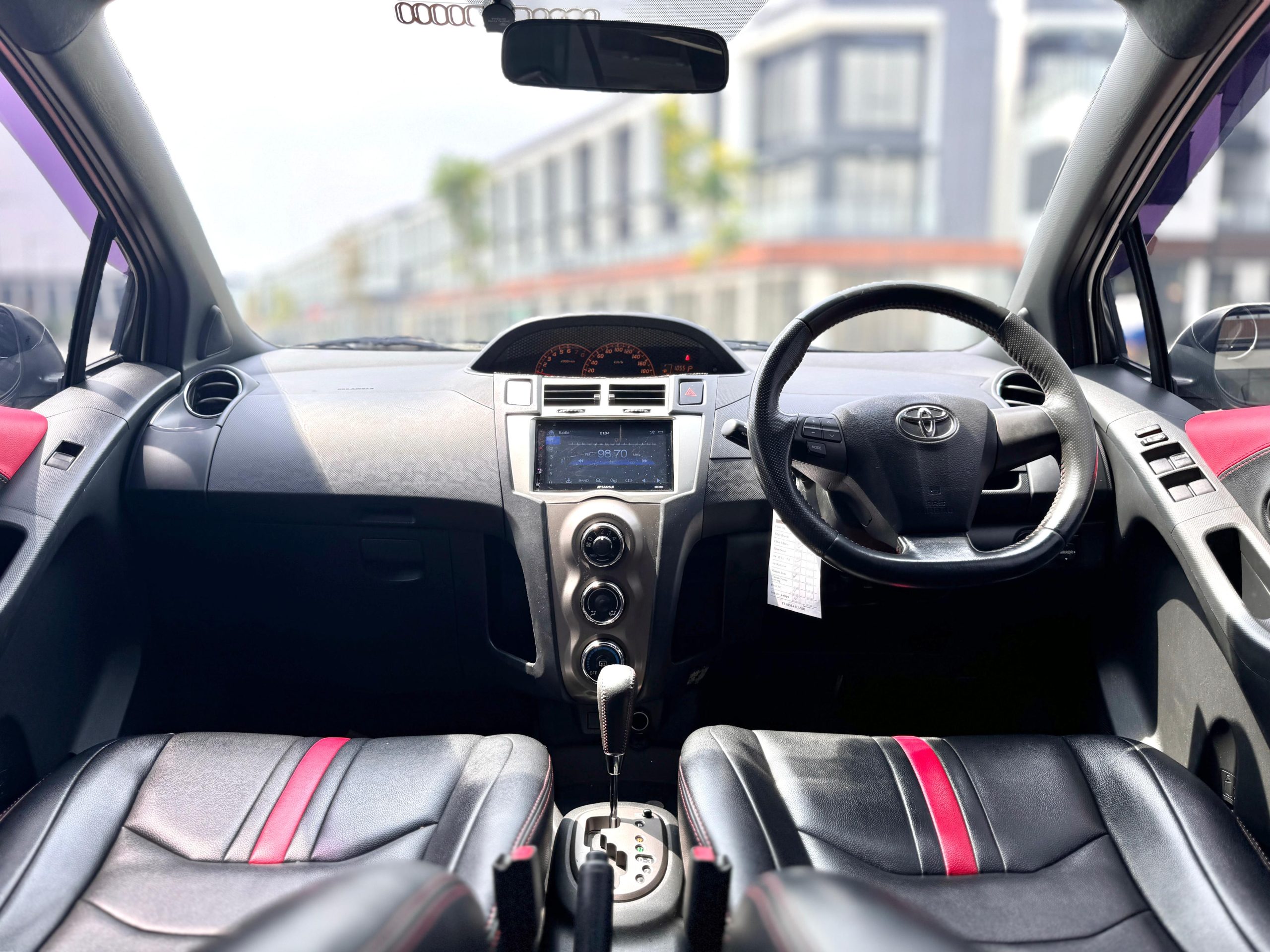 Toyota Yaris S Limited AT. Putih - Gambar 10