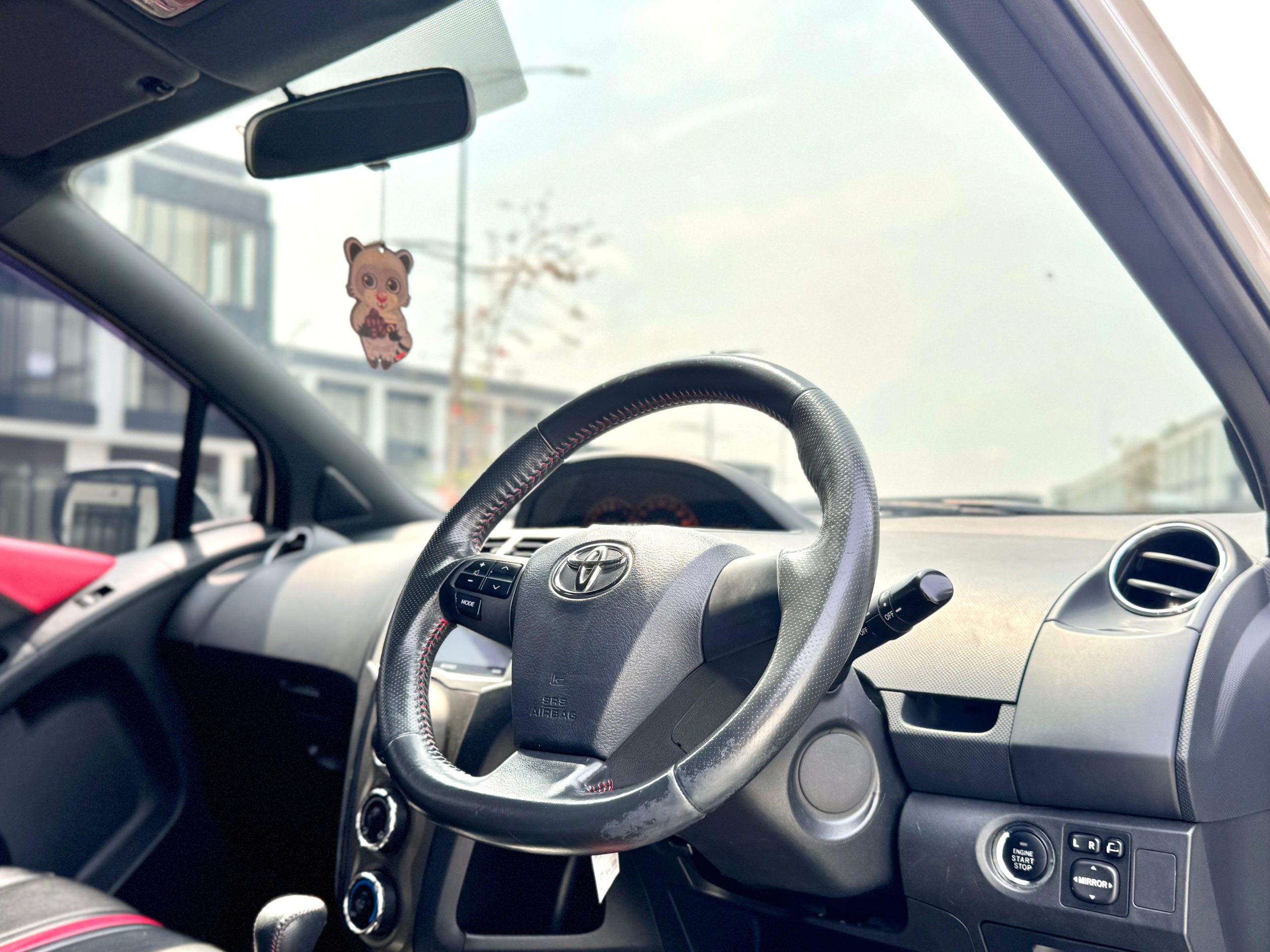 Toyota Yaris S Limited AT. Putih - Gambar 11