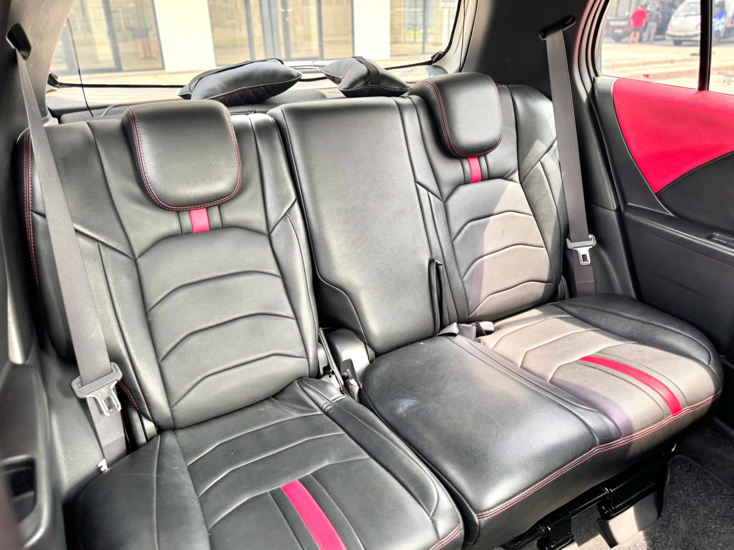 Toyota Yaris S Limited AT. Putih - Gambar 13