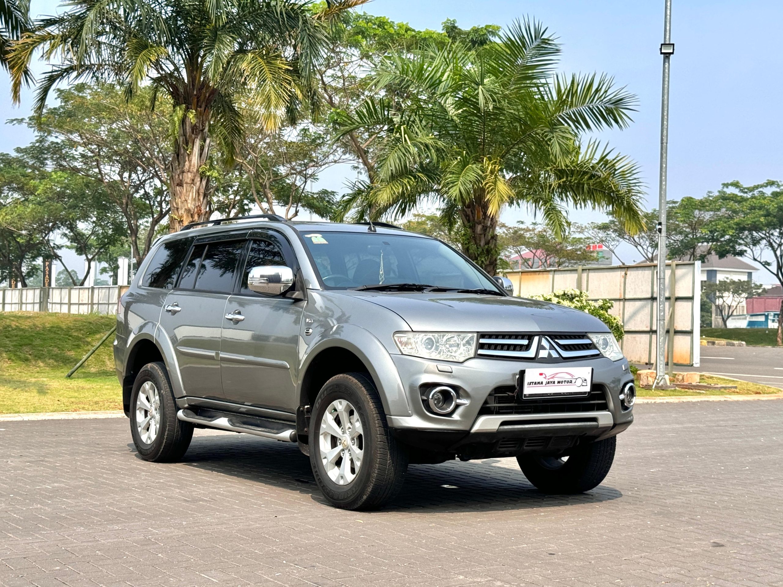Mitsubishi Pajero Dakar Grey - Gambar 2