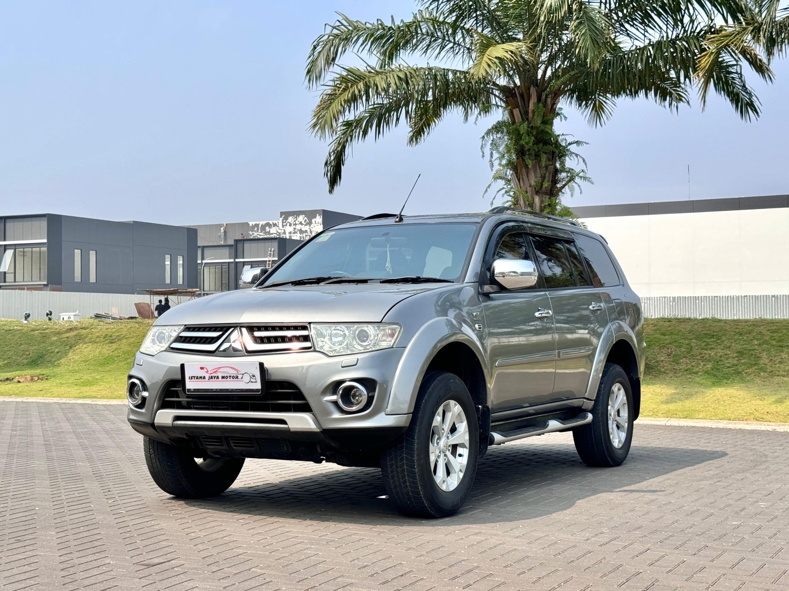 Mitsubishi Pajero Dakar Grey - Gambar 5