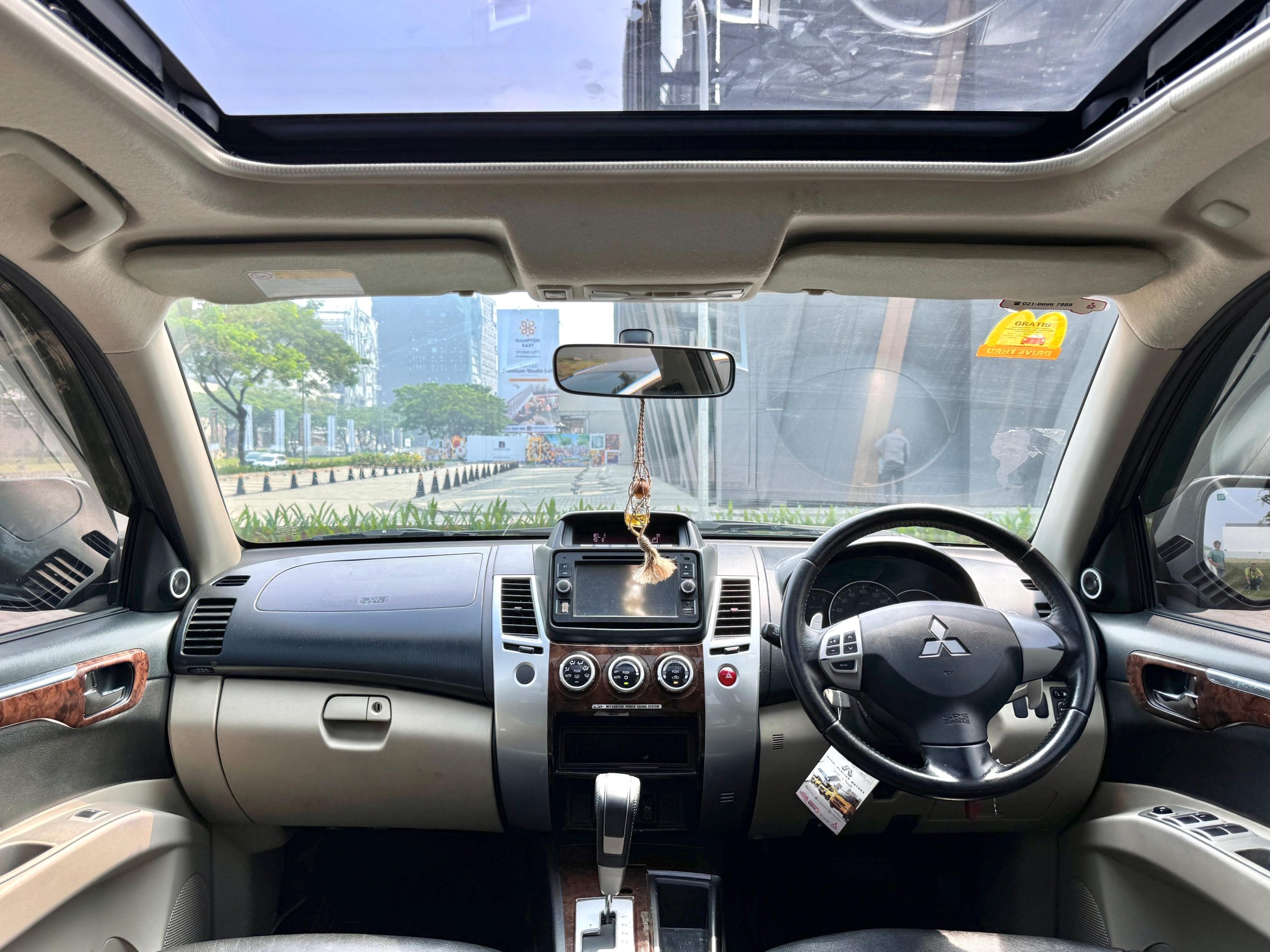 Mitsubishi Pajero Dakar Grey - Gambar 9