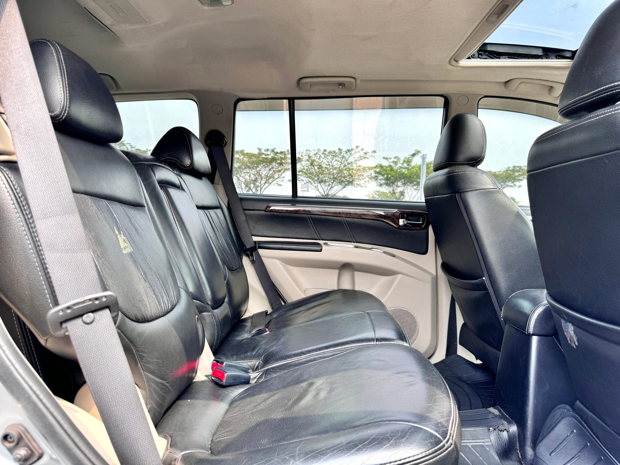 Mitsubishi Pajero Dakar Grey - Gambar 10